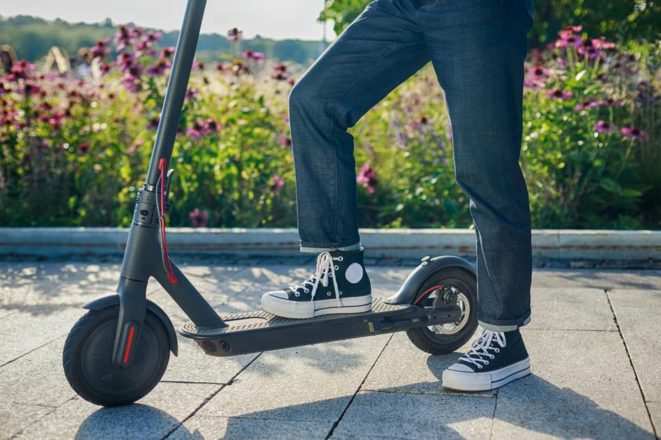 W jakim wieku dziecko może jeździć hulajnogą elektryczną?
